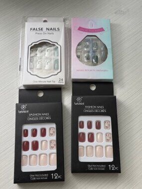 Four pack of press on nails NWT